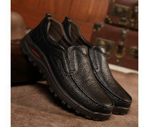 商务与休闲的优雅平衡 解读现代商务中年男士休闲皮鞋